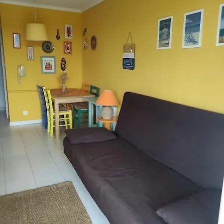 Super-cute Colourful, Cozy Flat *