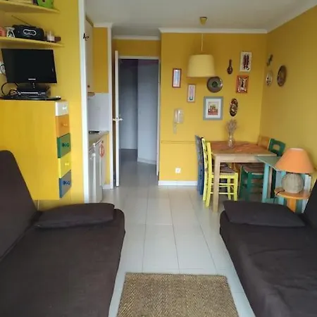 Super-cute Colourful, Cozy Flat *