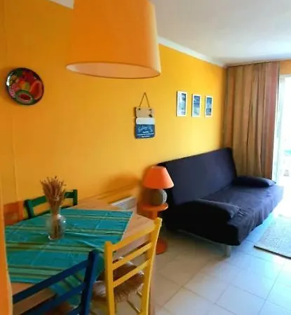 Super-cute Colourful, Cozy Flat *